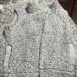 Dylan Heather Gray faux Sherpa best L Large